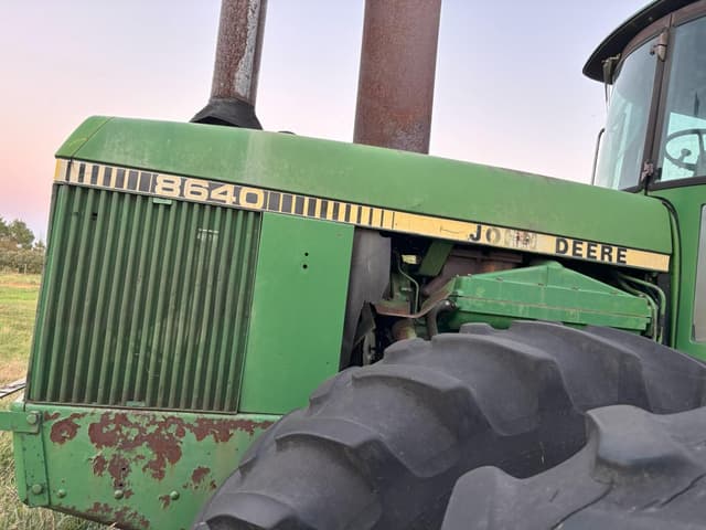 Image of John Deere 8640 equipment image 1