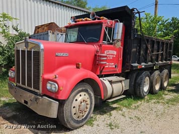Main image Kenworth W900