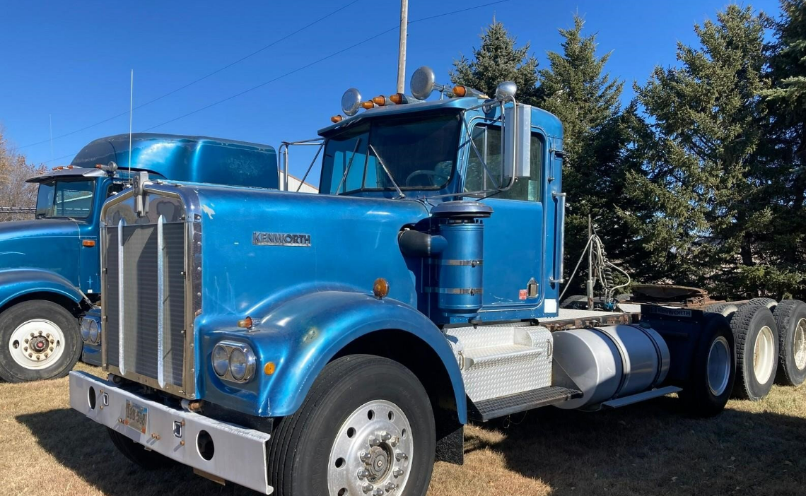 Main image Kenworth W900A