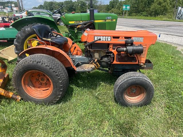 Image of Kubota B7100 equipment image 2