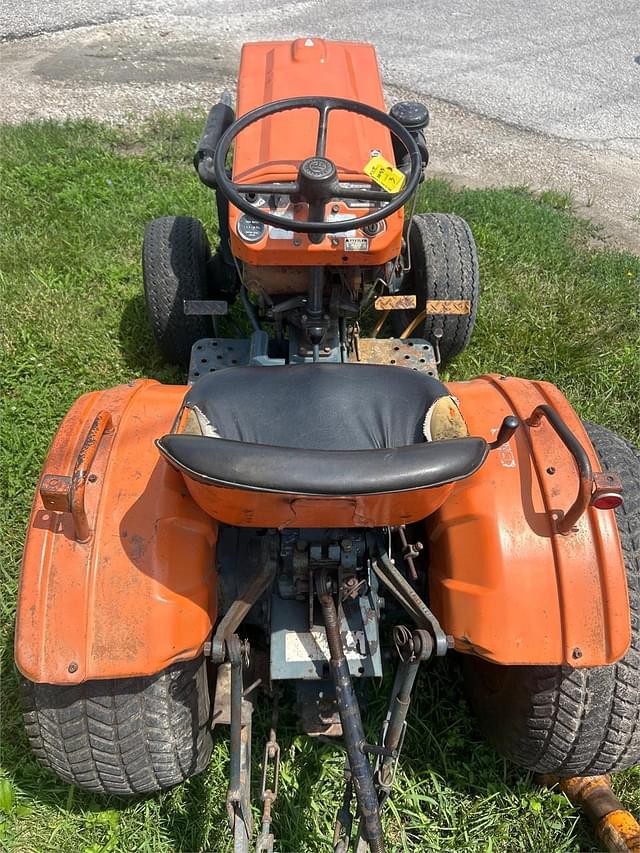 Image of Kubota B7100 equipment image 4