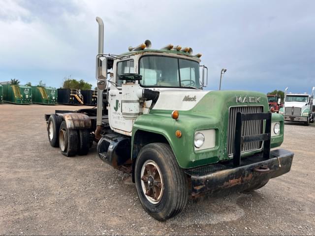 Image of Mack R685ST equipment image 2