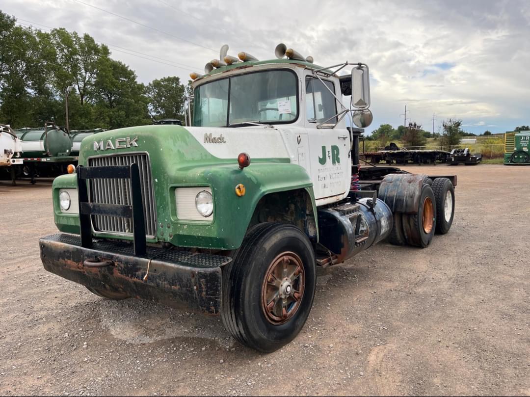Image of Mack R685ST Primary image