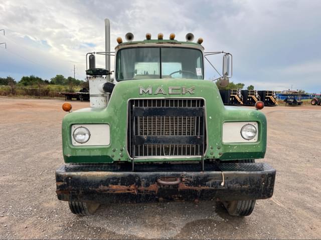 Image of Mack R685ST equipment image 1