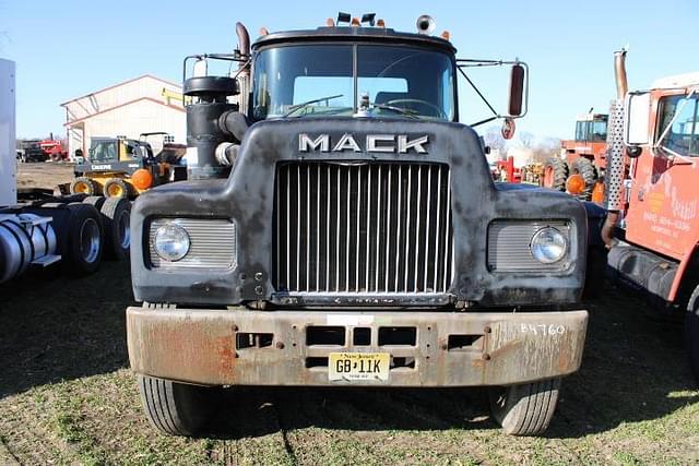 Image of Mack R686ST equipment image 1