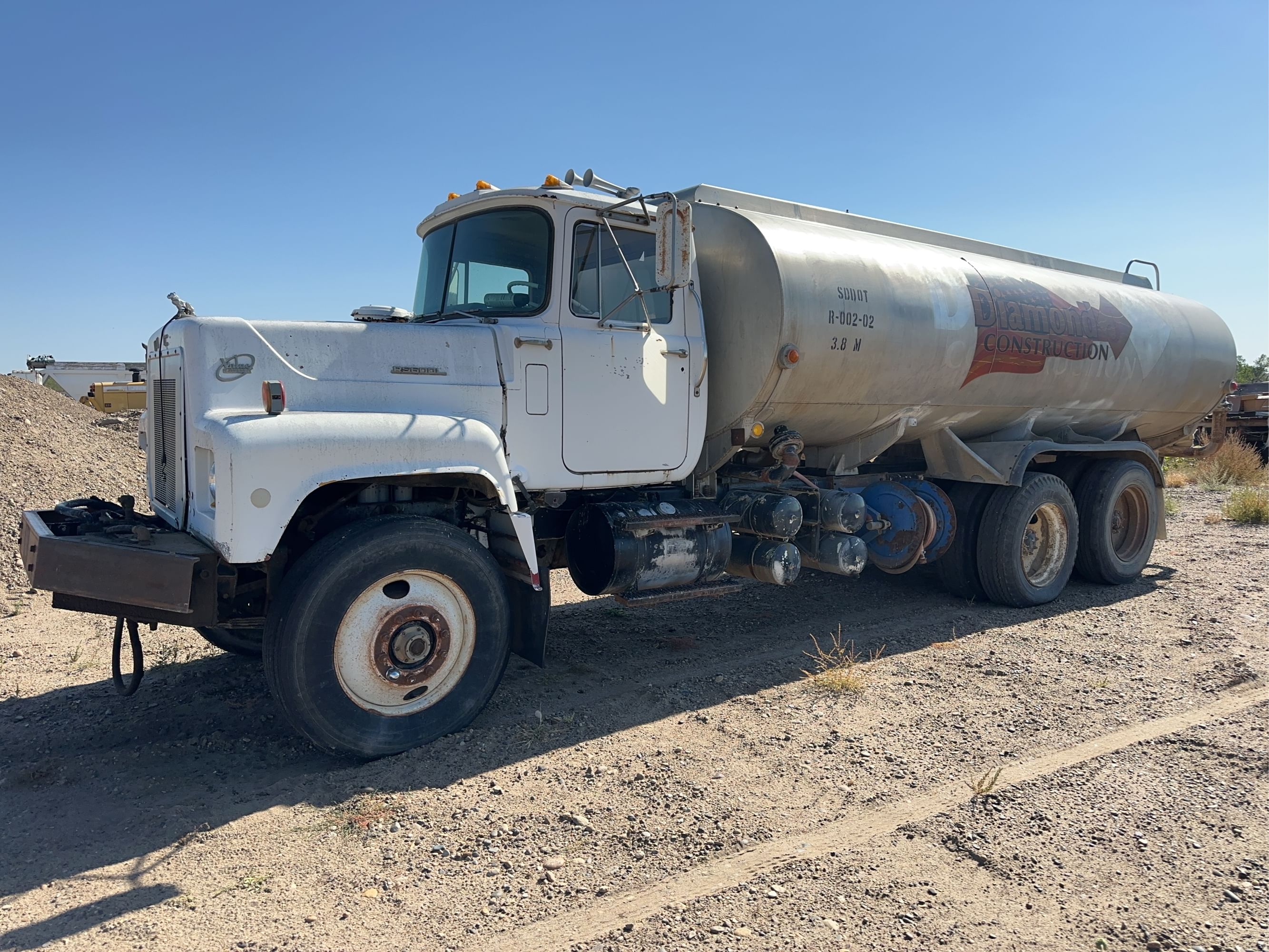 1979 Mack RS600L Equipment Image0