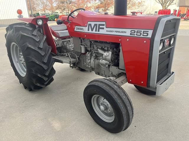 Image of Massey Ferguson 255 equipment image 1