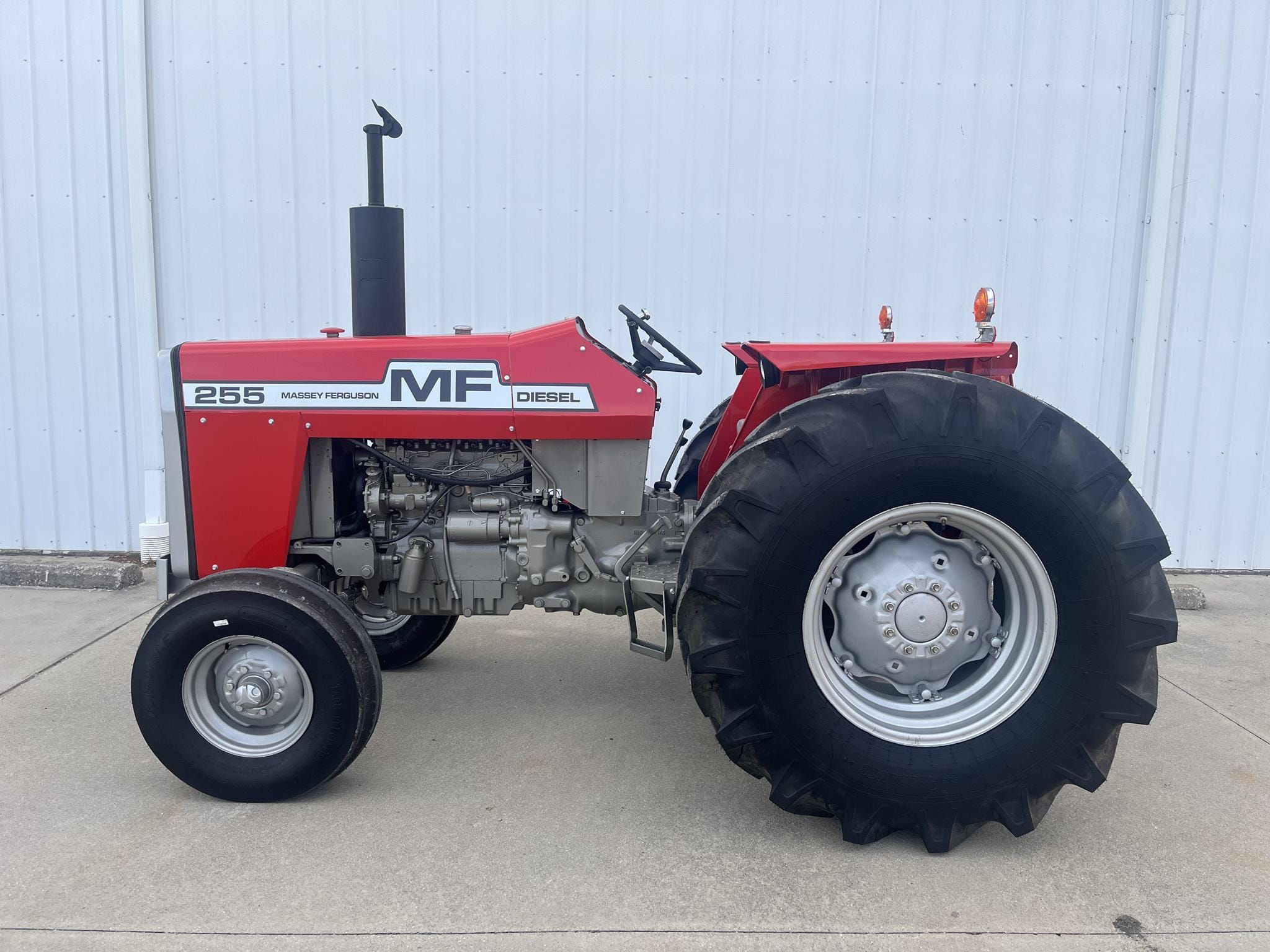 Main image Massey Ferguson 255