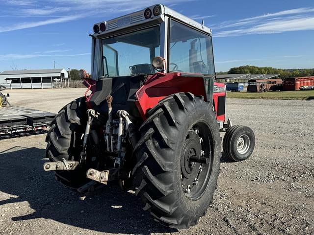 Image of Massey Ferguson 2705 equipment image 2