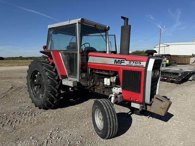 Image of Massey Ferguson 2705 equipment image 1