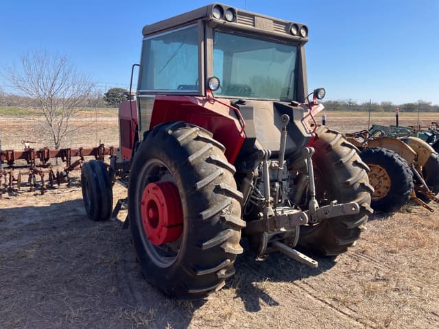 Image of Massey Ferguson 2705 equipment image 4
