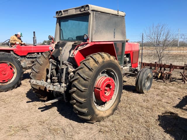 Image of Massey Ferguson 2705 equipment image 2