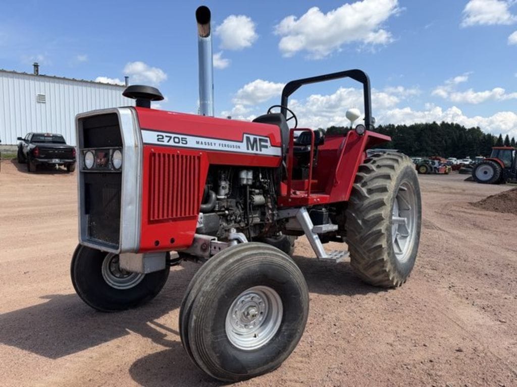 1979 Massey Ferguson 2705 Equipment Image0