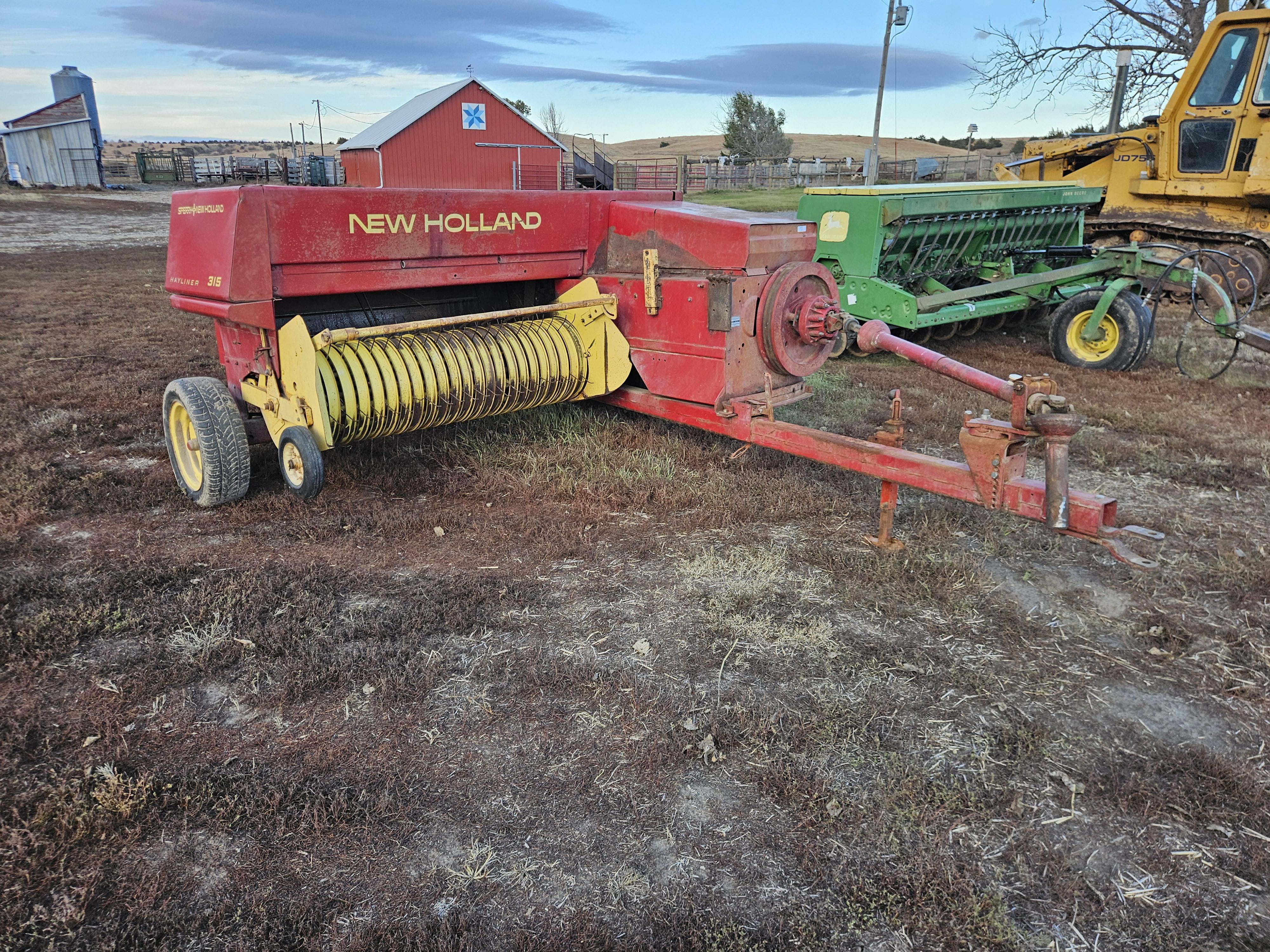 Main image New Holland Hayliner 315