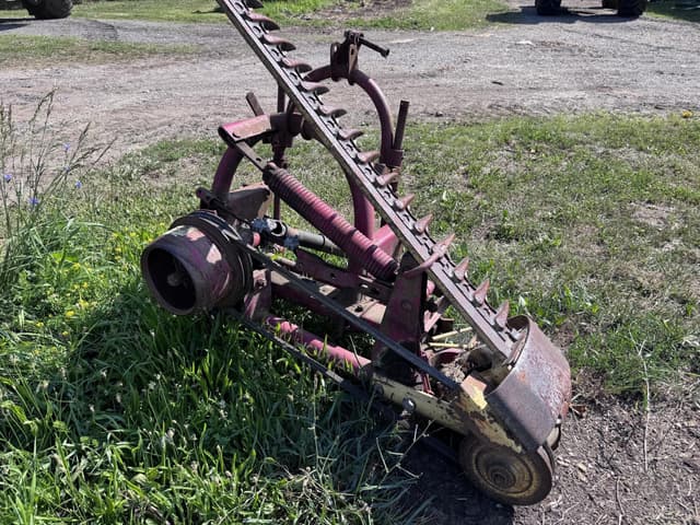 Image of New Holland 451 equipment image 1