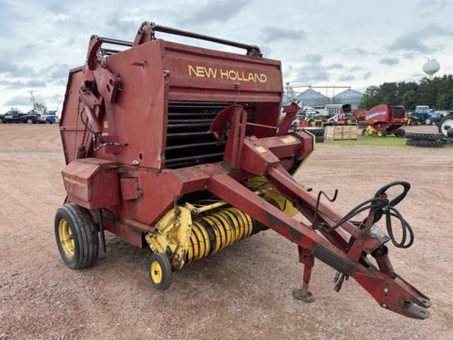 Image of New Holland 846 equipment image 2