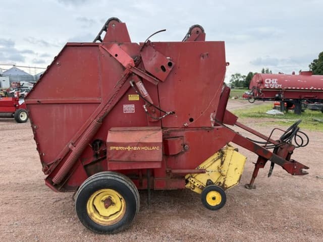 Image of New Holland 846 equipment image 3