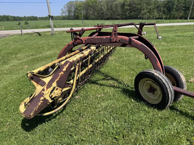 Image of New Holland 258 equipment image 1