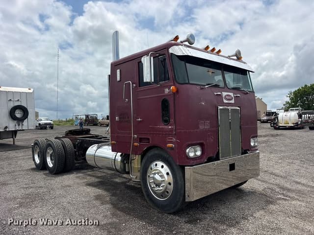 Image of Peterbilt 352 equipment image 2