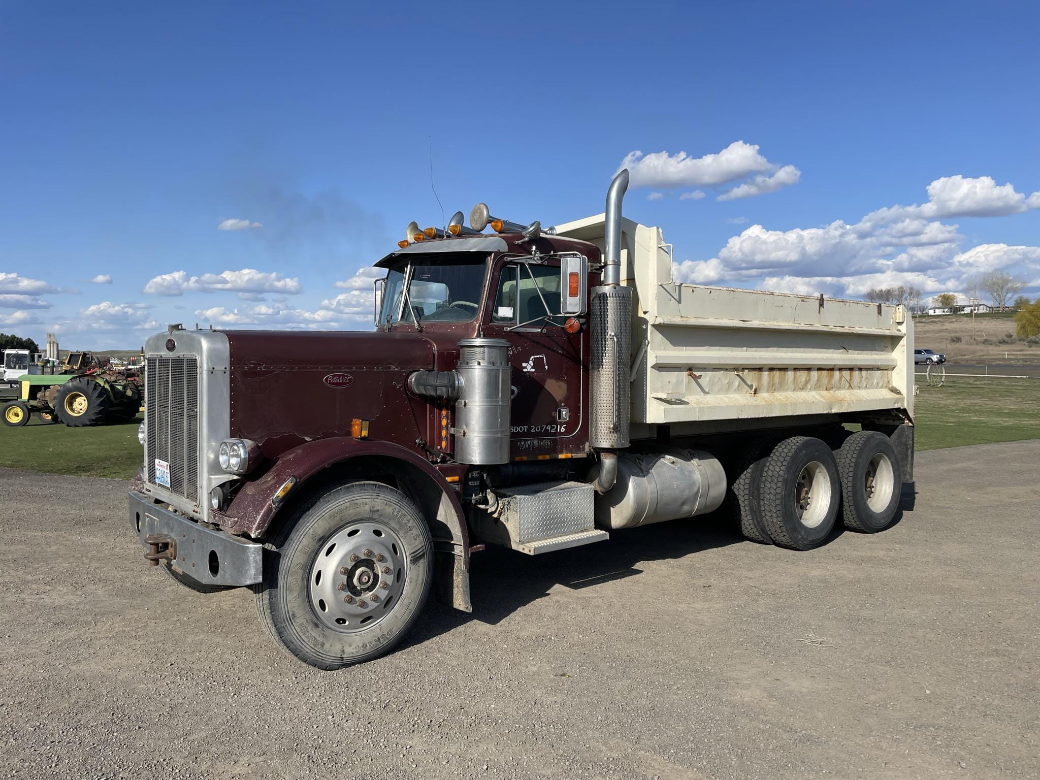Main image Peterbilt 359