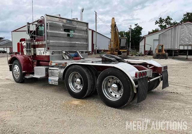 Image of Peterbilt 359 equipment image 2