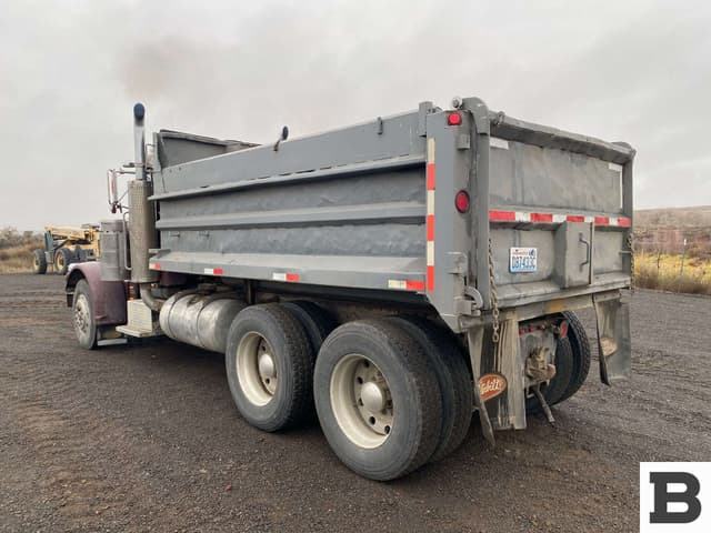 Image of Peterbilt 359M19F equipment image 2