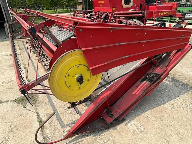 Image of Versatile 400 equipment image 1