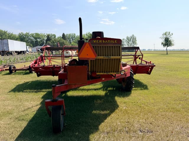 Image of Versatile 400 equipment image 3