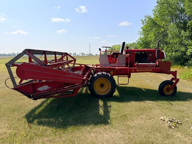 Image of Versatile 400 equipment image 1
