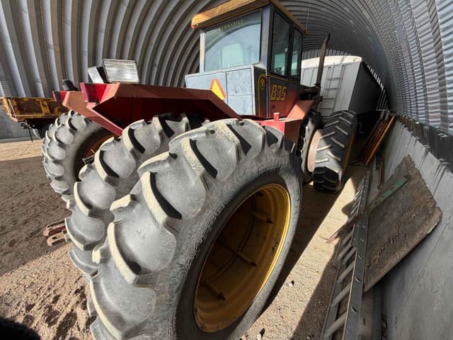 Image of Versatile 835 equipment image 4