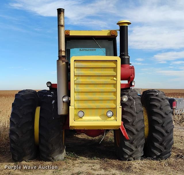 Image of Versatile 855 equipment image 1