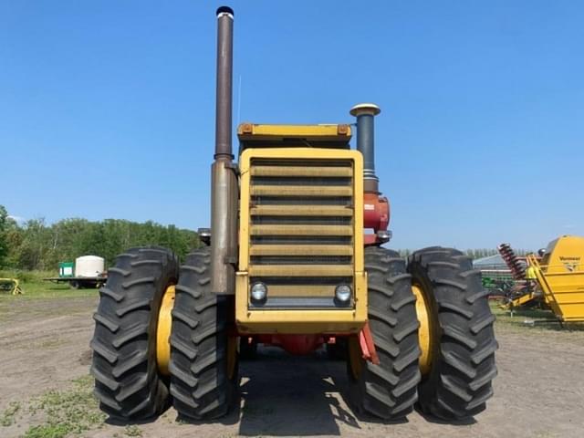 Image of Versatile 875 equipment image 2