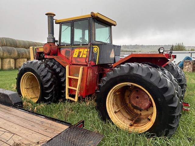 Image of Versatile 875 equipment image 2