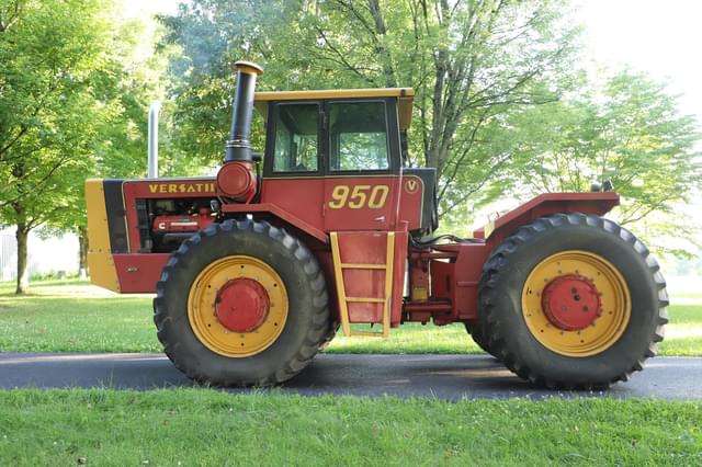Image of Versatile 950 equipment image 2
