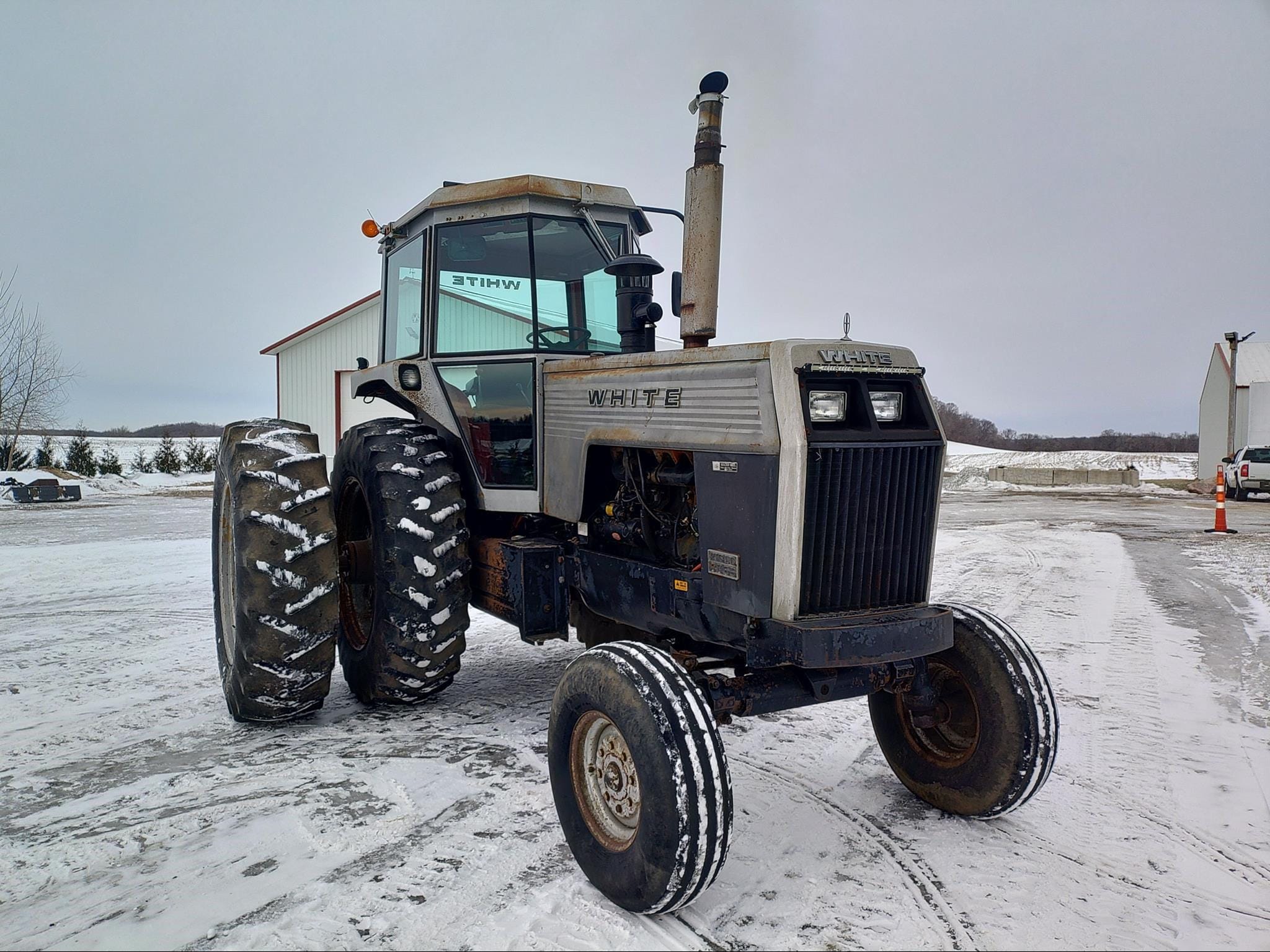 1979 White 2-135 Equipment Image0