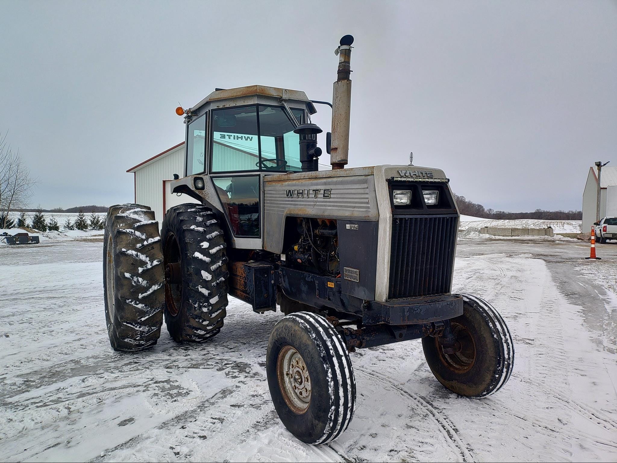 1979 White 2-135 Equipment Image0