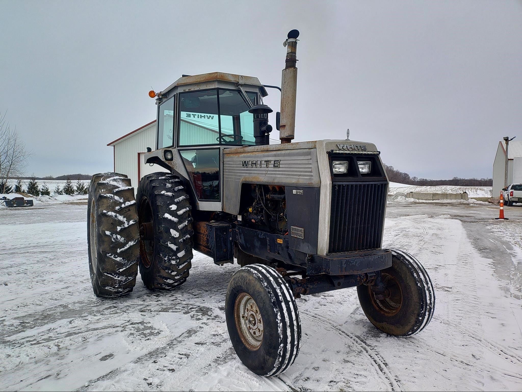 1979 White 2-135 Equipment Image0