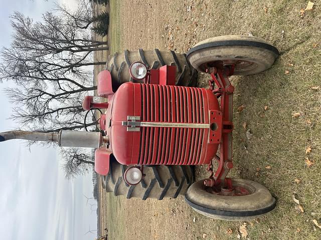 Image of International Harvester 600 equipment image 1