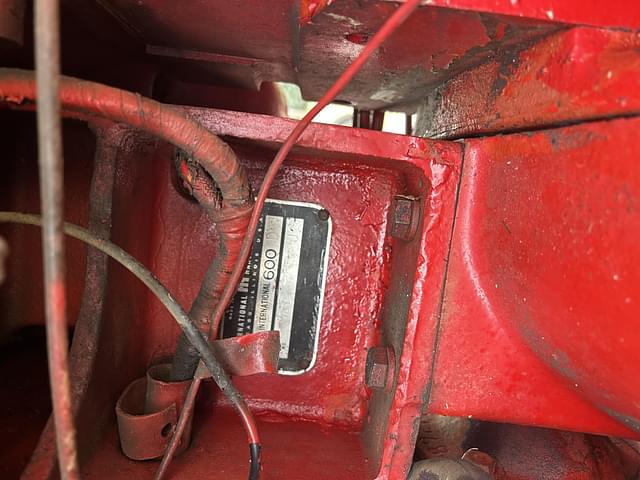 Image of International Harvester 600 equipment image 4