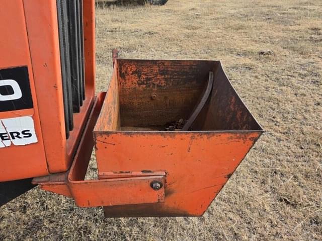 Image of Allis Chalmers 7010 equipment image 4