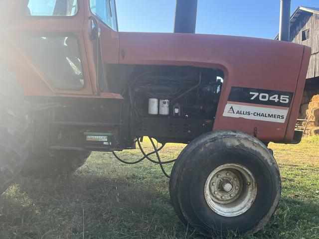 Image of Allis Chalmers 7045 equipment image 3