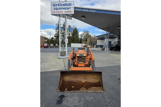 Image of Kubota B7100 equipment image 2