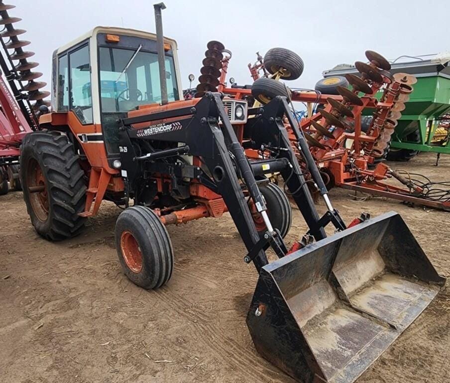 Main image International Harvester 1086