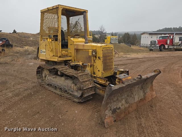Image of Caterpillar D3B equipment image 2