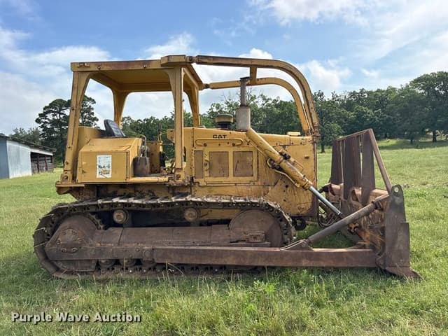 Image of Caterpillar D5B equipment image 3