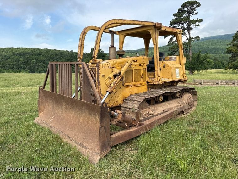 1980 Caterpillar D5B Equipment Image0