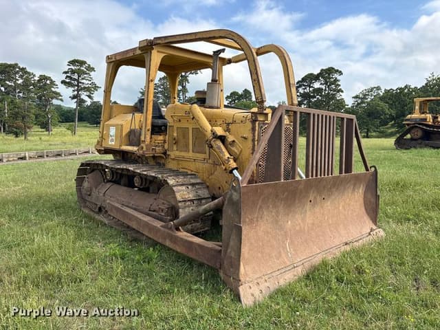 Image of Caterpillar D5B equipment image 2