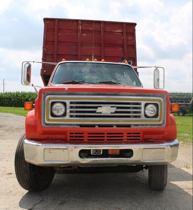 Image of Chevrolet 70 equipment image 2