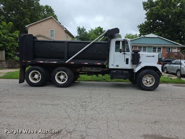 Image of Chevrolet Bison equipment image 3