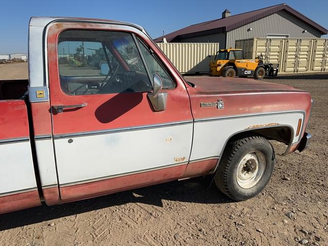 Image of Chevrolet C10 equipment image 2